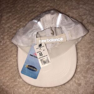 New balance hat